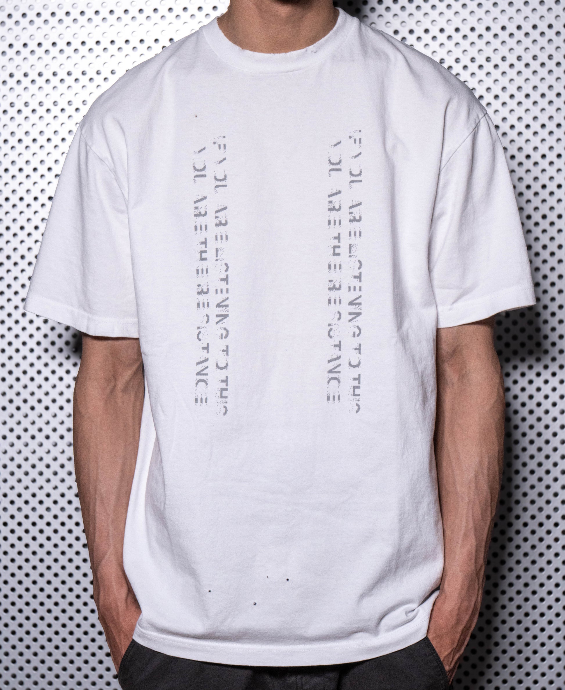 VERTICAL MESSAGE TEE - WHITE (Damaged)